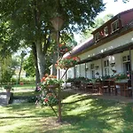 Landhaus Dargelin Gasthof Behrenhoff