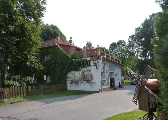 达格灵兰德宫酒店 2*